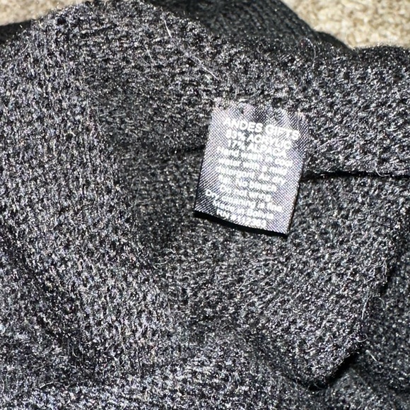 Poncho💎🥶 - Picture 3 of 4